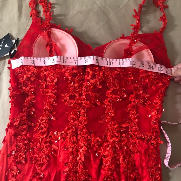 Mermaid evening red dress. Beads & appliqués. Vestido de fiesta de noche. - Picture 6 of 11